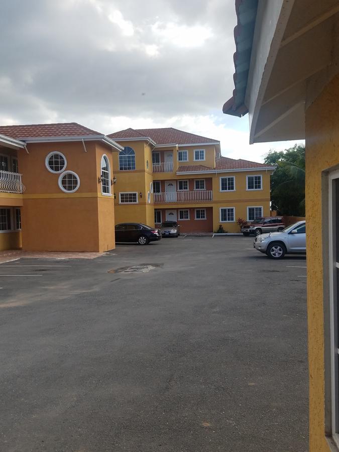 Ei Gabriel Kingston Jamaica Exterior photo